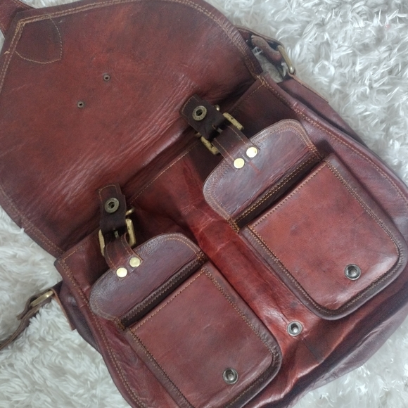 Urban Swaggr Leather Unisex Buckle Satchel Crossbody Bag - Picture 6 of 8